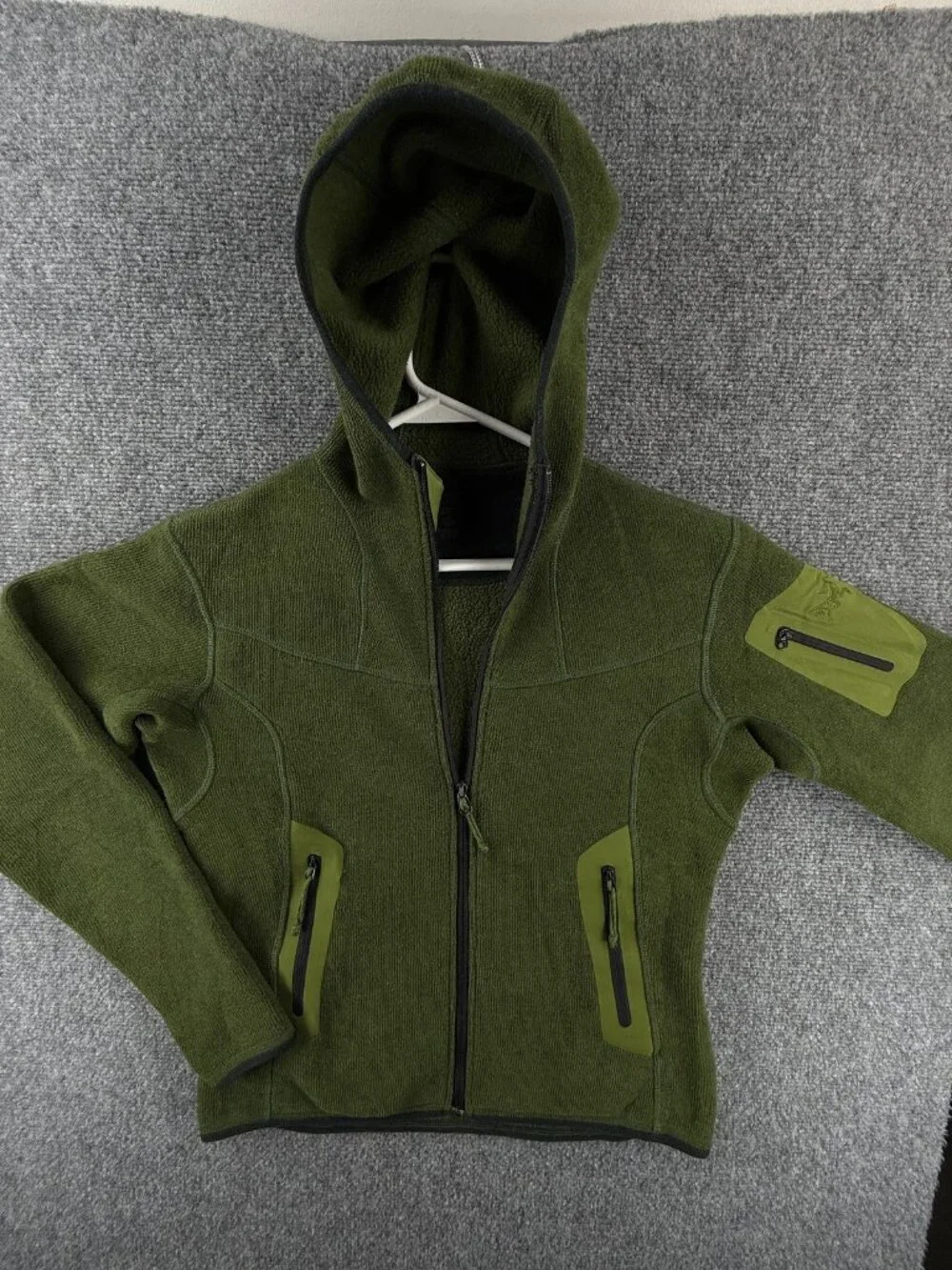 Arc'teryx Covert Fleece Green Jacket Logo Polyester Small Womens Hiking Solid